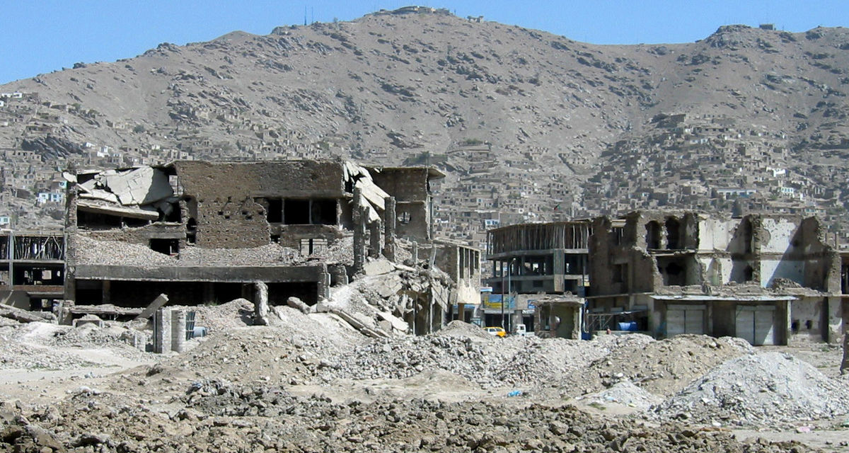 Zerstörte Häuser in Kabul | Wikimedia | TKnoxB | CC BY-SA 3.0 DE