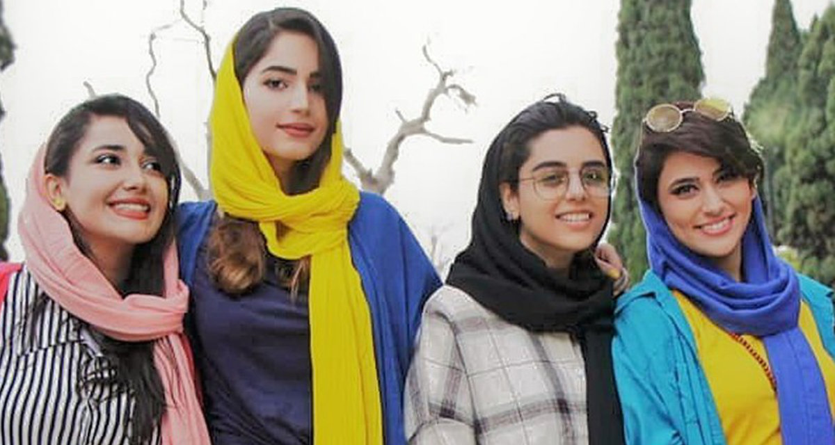 Frauen in Iran mit Hidschāb, Schiras 2017 | Wikipedia | Guardia Persia | CC BY-SA 4.0