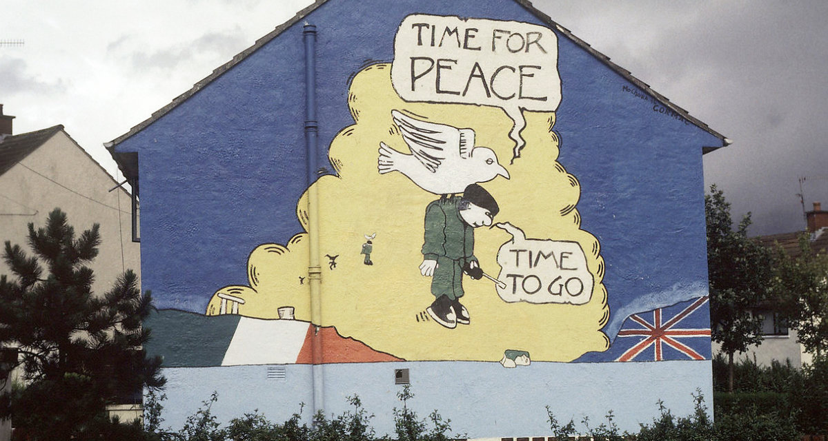 Wandgemälde „Time for Peace“, Whiterock Road, Belfast | Wikipedia | Miossec | CC BY 2.5 Wandgemälde „Time for Peace“, Whiterock Road, Belfast | Wikipedia | Miossec | CC BY 2.5