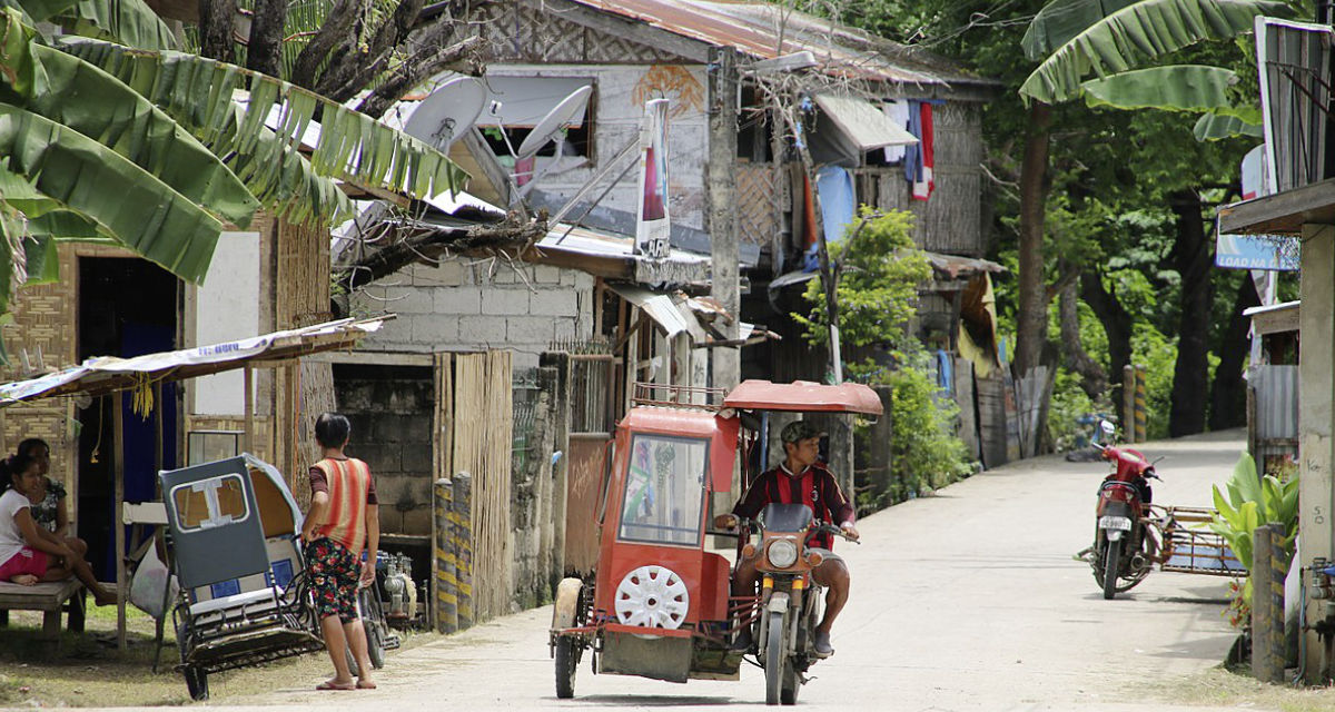 Straßenleben Philippinen Mactan | Wikimedia | Oyvind Holmstad | CC BY-SA 4.0 Straßenleben Philippinen Mactan | Wikimedia | Oyvind Holmstad | CC BY-SA 4.0