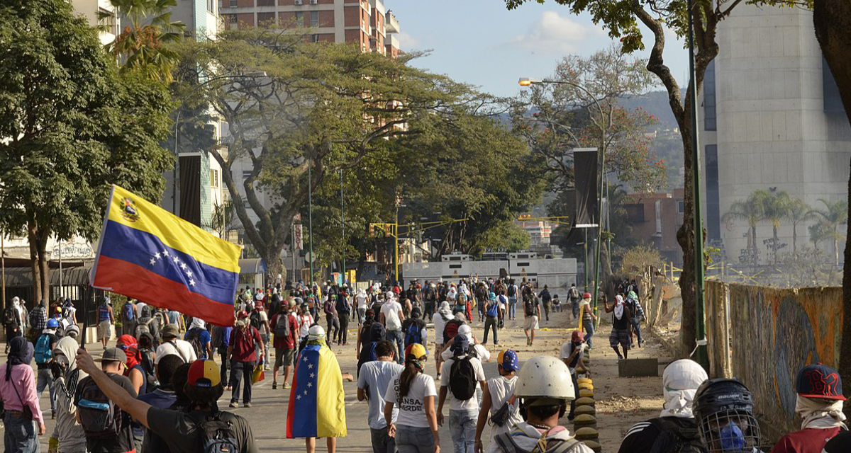 Protest gegen kubanische Einmischung, Caracas | Wikimedia | Carlos Díaz | CC BY 2.0 Protest gegen kubanische Einmischung, Caracas | Wikimedia | Carlos Díaz | CC BY 2.0