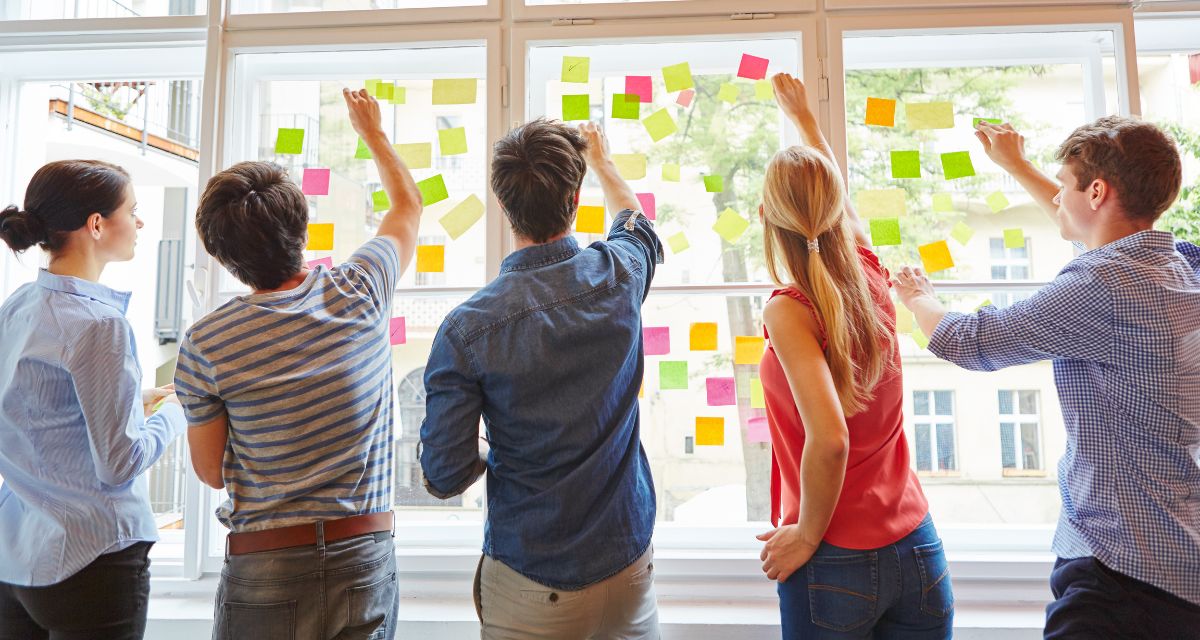 Brainstorming Seminar. Foto: Adobe Stock | Robert Kneschke | Bild Nr. #120705009